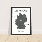 Personalisiertes Deutschland-Poster in Holzrahmen – Landkarte mit Namen, nachhaltiger Druck auf mattem Papier