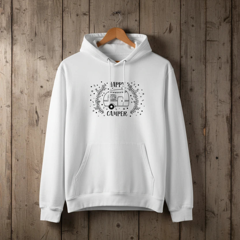 Unisex Hoodie mit „Happy Camper“ Schriftzug und handgezeichnetem Campervan-Motiv auf der Vorderseite
