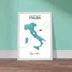 Personalisiertes Italien-Poster in Holzrahmen – Landkarte mit Namen, nachhaltiger Druck auf mattem Papier