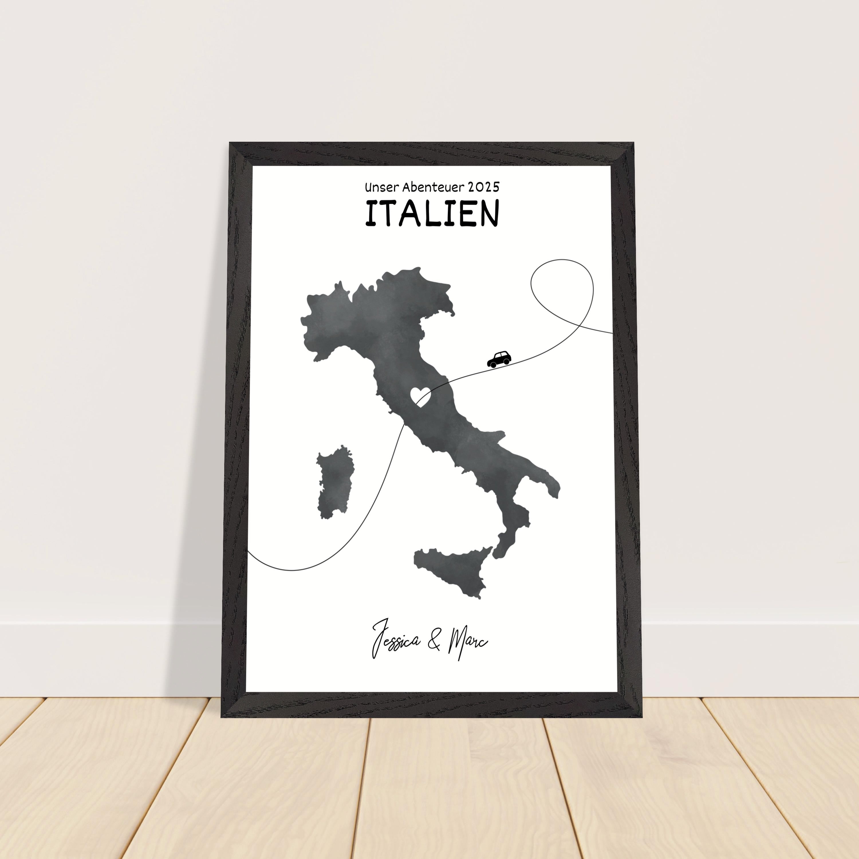 Personalisiertes Italien-Poster in Holzrahmen – Landkarte mit Namen, nachhaltiger Druck auf mattem Papier