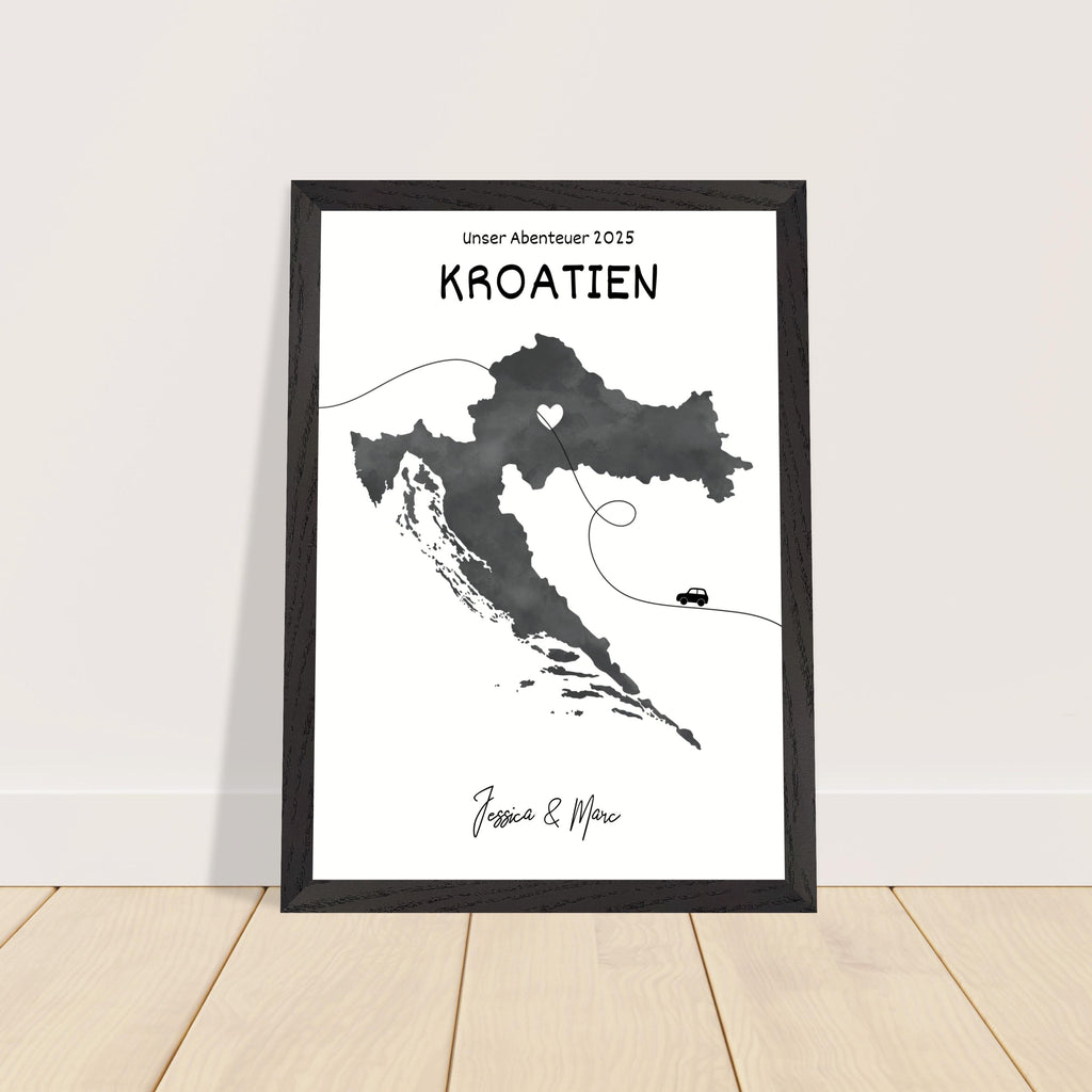 Personalisiertes Kroatien-Poster in Holzrahmen – Landkarte mit Namen, nachhaltiger Druck auf mattem Papier
