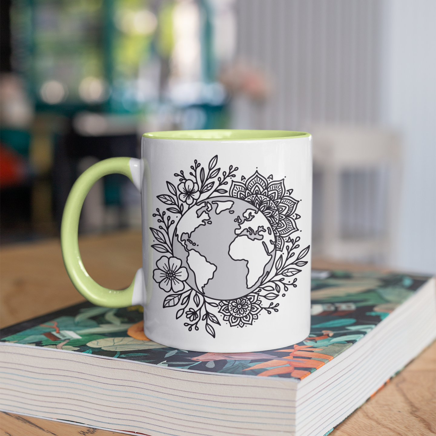 Weiße Tasse, Boho Motiv: Weltkarte mit floralen Mandala- und Blumenmustern. Stilvolle Welt-Tasse für Naturfreunde.