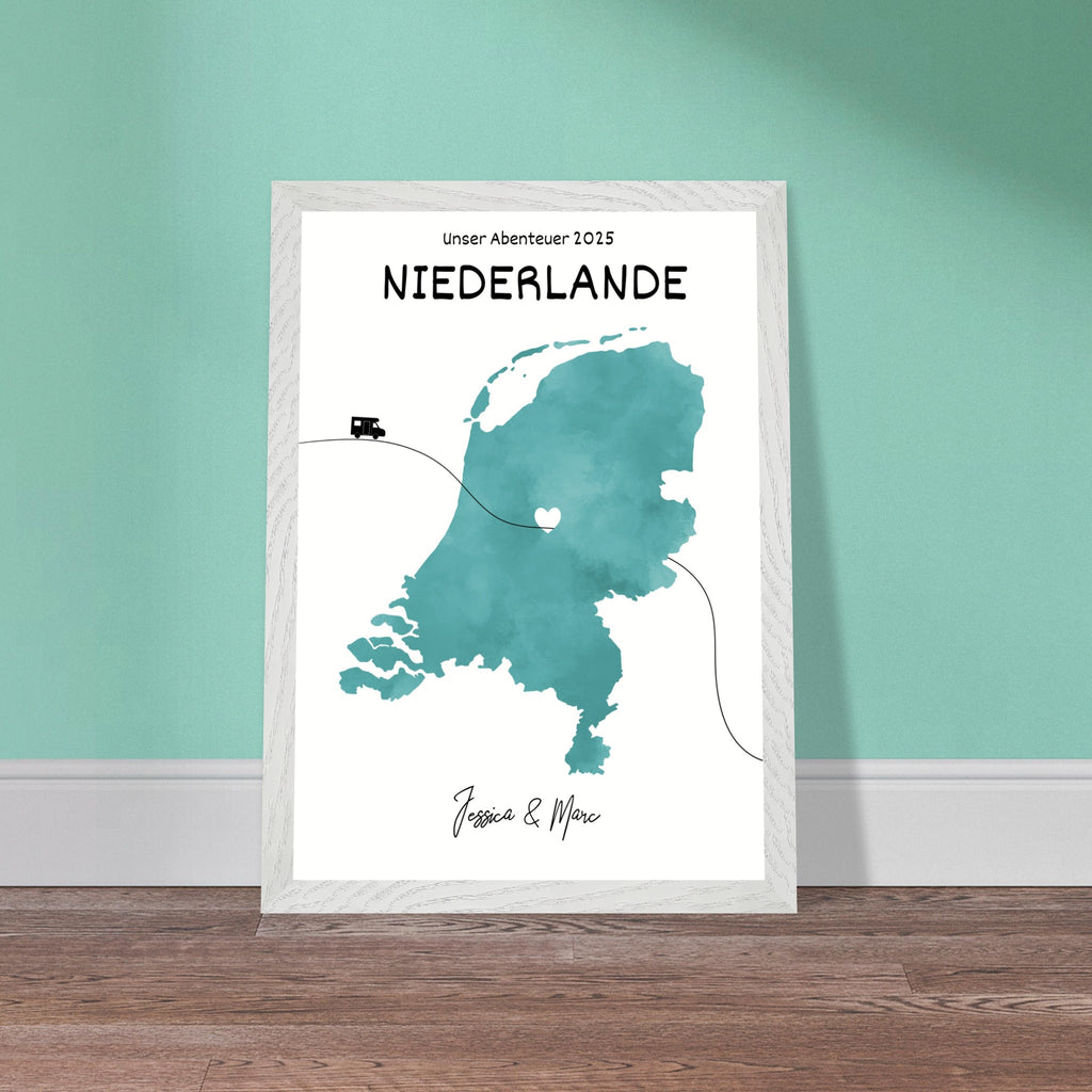 Individuelles Niederlande-Poster mit Karte & Holzrahmen. Personalisiertes Reisegeschenk, nachhaltig produziert & aufhängefertig geliefert.