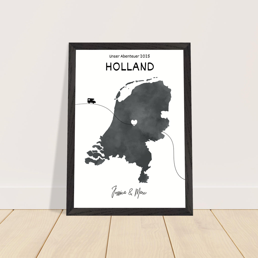 Personalisiertes Niederlande-Poster in Holzrahmen – Landkarte mit Namen, nachhaltiger Druck auf mattem Papier
