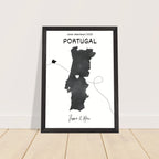Personalisiertes Portugal-Poster in Holzrahmen – Landkarte mit Namen, nachhaltiger Druck auf mattem Papier