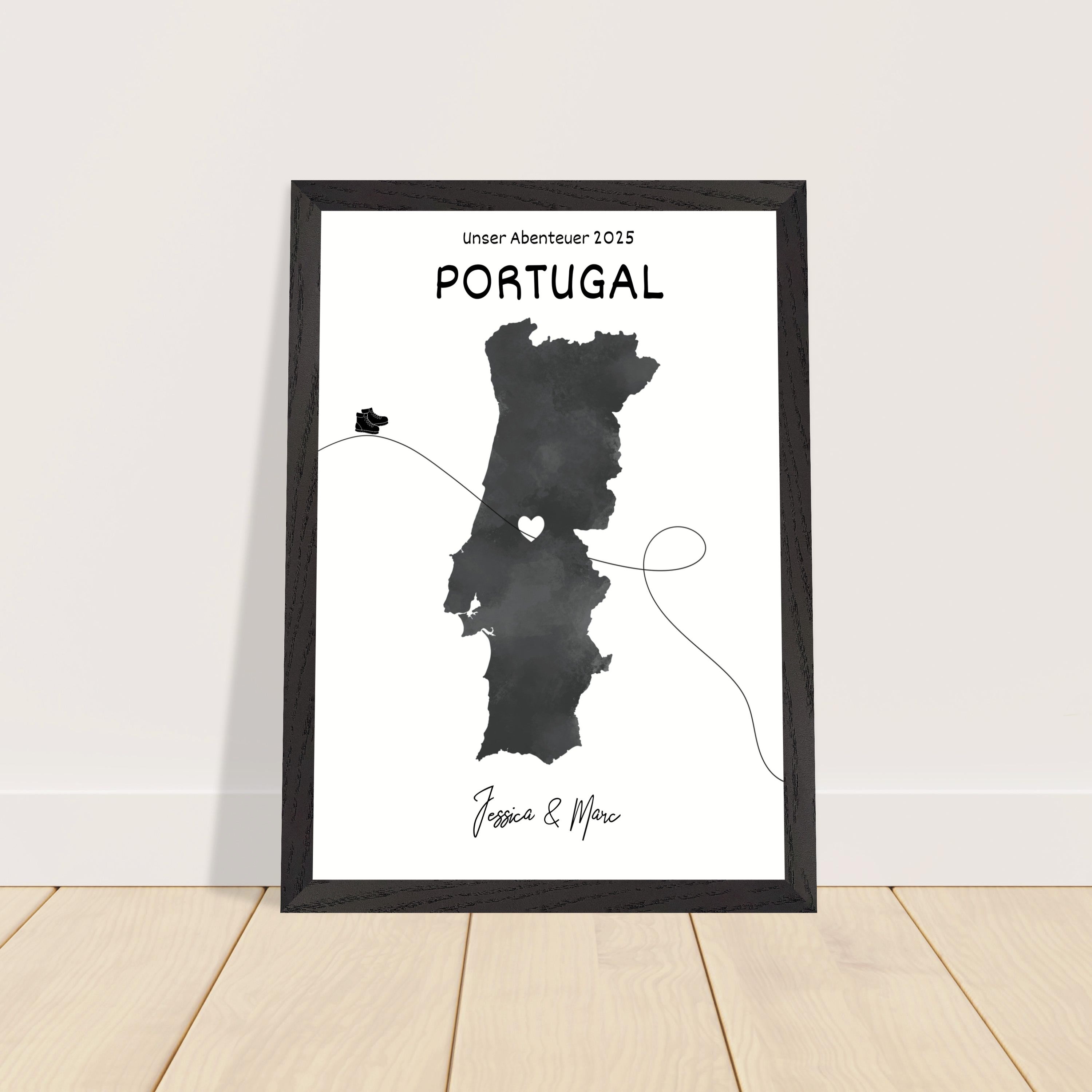 Personalisiertes Portugal-Poster in Holzrahmen – Landkarte mit Namen, nachhaltiger Druck auf mattem Papier