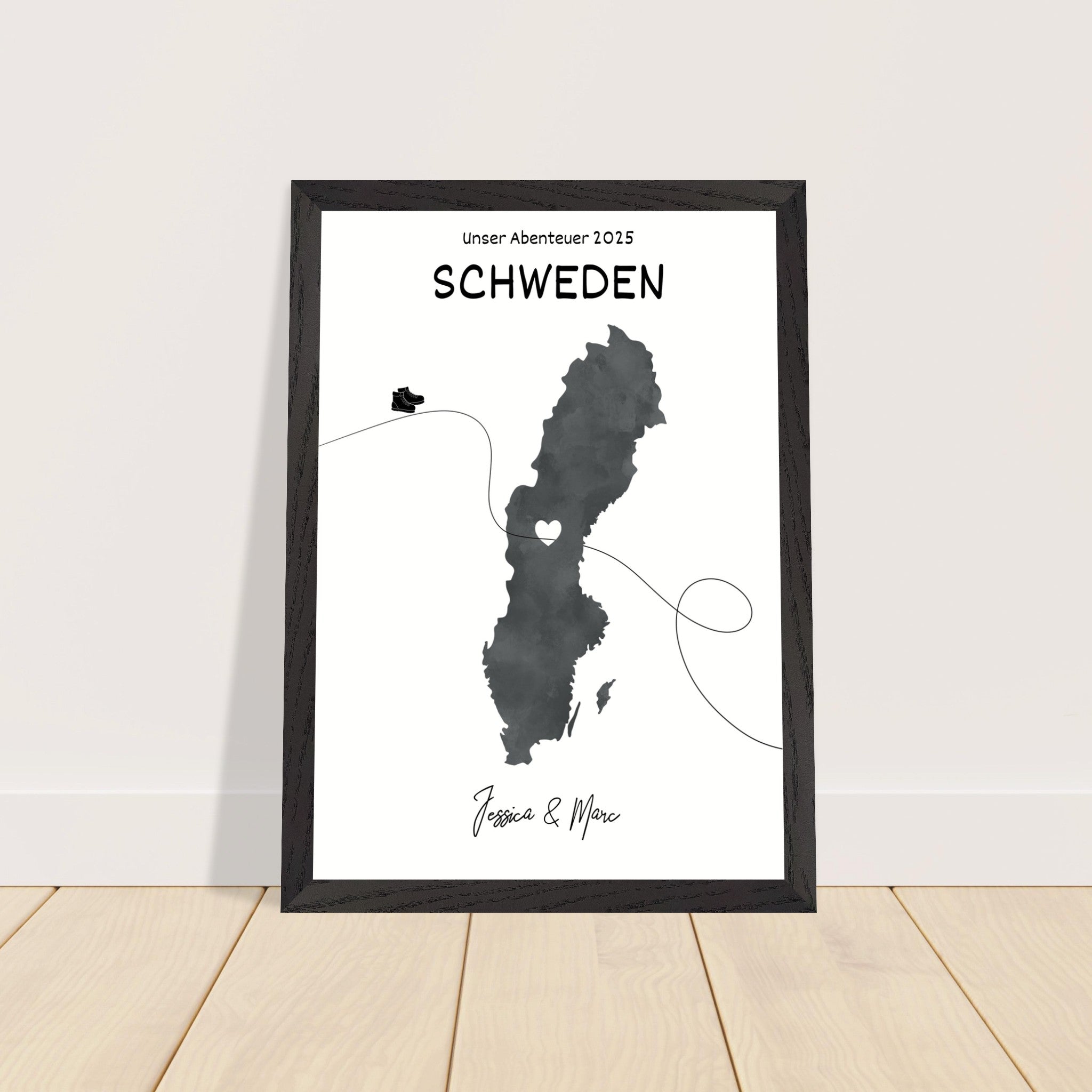 Personalisiertes Schweden-Poster in Holzrahmen – Landkarte mit Namen, nachhaltiger Druck auf mattem Papier