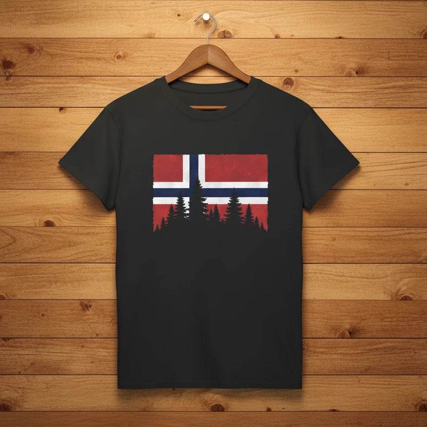 Schwarzes T-Shirt mit illustrativem Flaggenmotiv von Norwegen oder Schweden und Waldsilhouette im skandinavischen Stil.