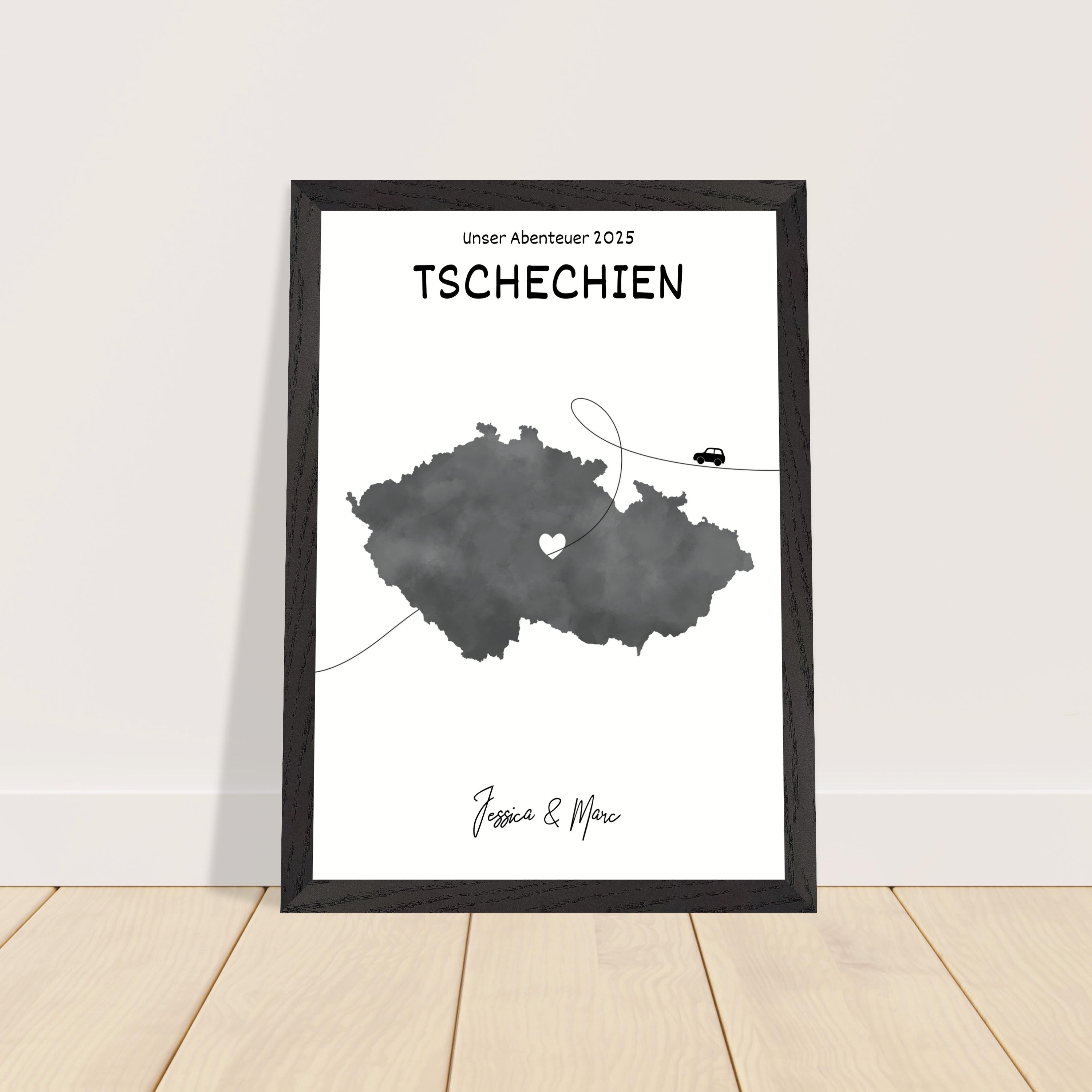 Personalisiertes Tschechien-Poster in Holzrahmen – Landkarte mit Namen, nachhaltiger Druck auf mattem Papier