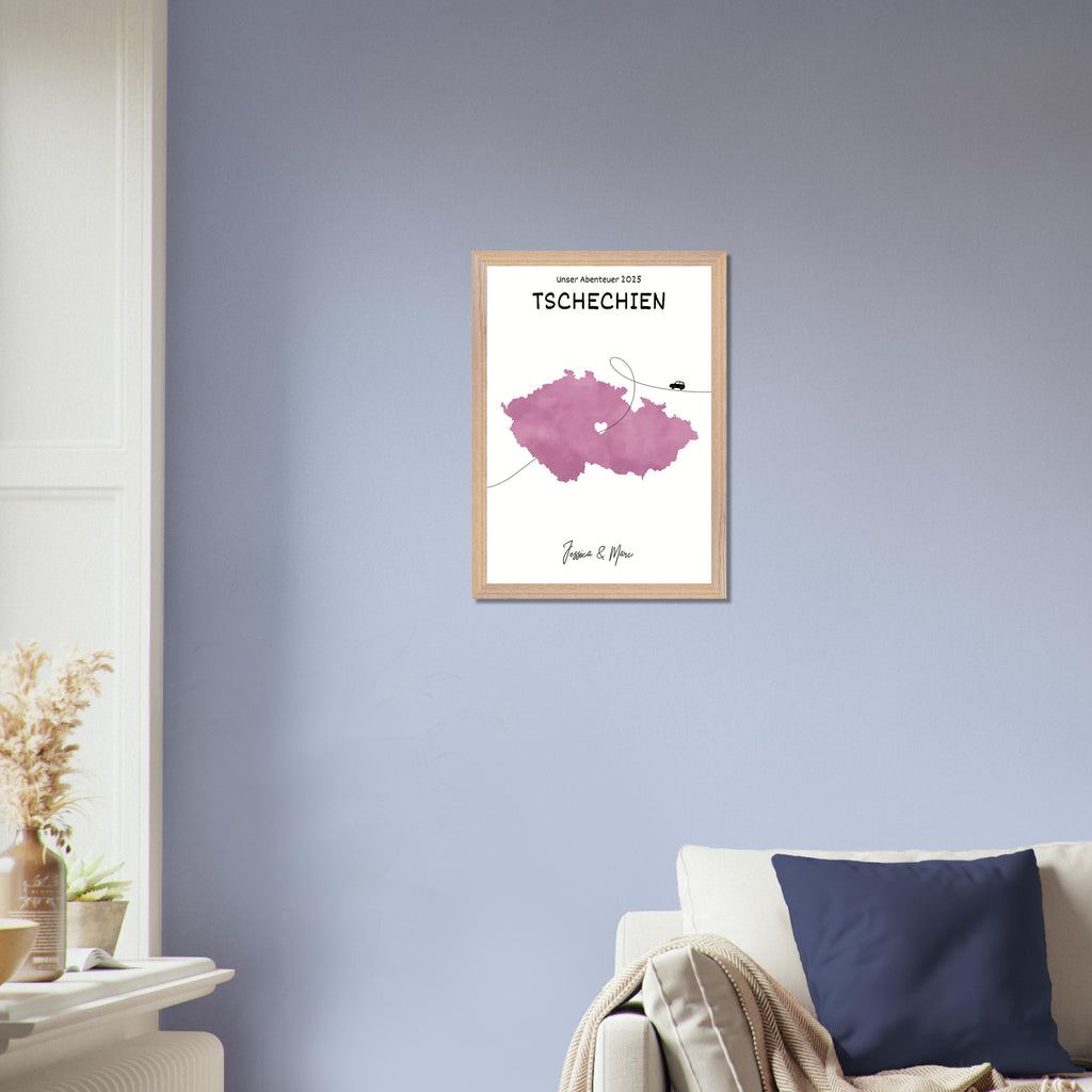 Personalisiertes Tschechien-Poster in Holzrahmen – Landkarte mit Namen, nachhaltiger Druck auf mattem Papier